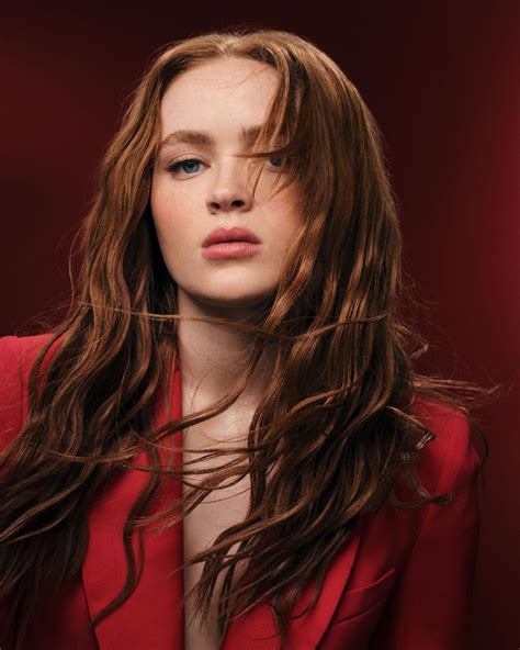 sadie sink model photos.